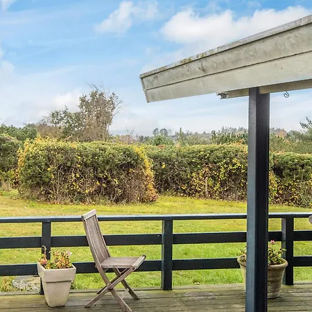 6 Person In Knebel *