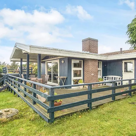 6 Person In Knebel Ёрбю